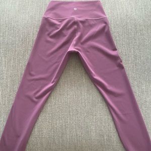 Lululemon Wunder Under pink leggings